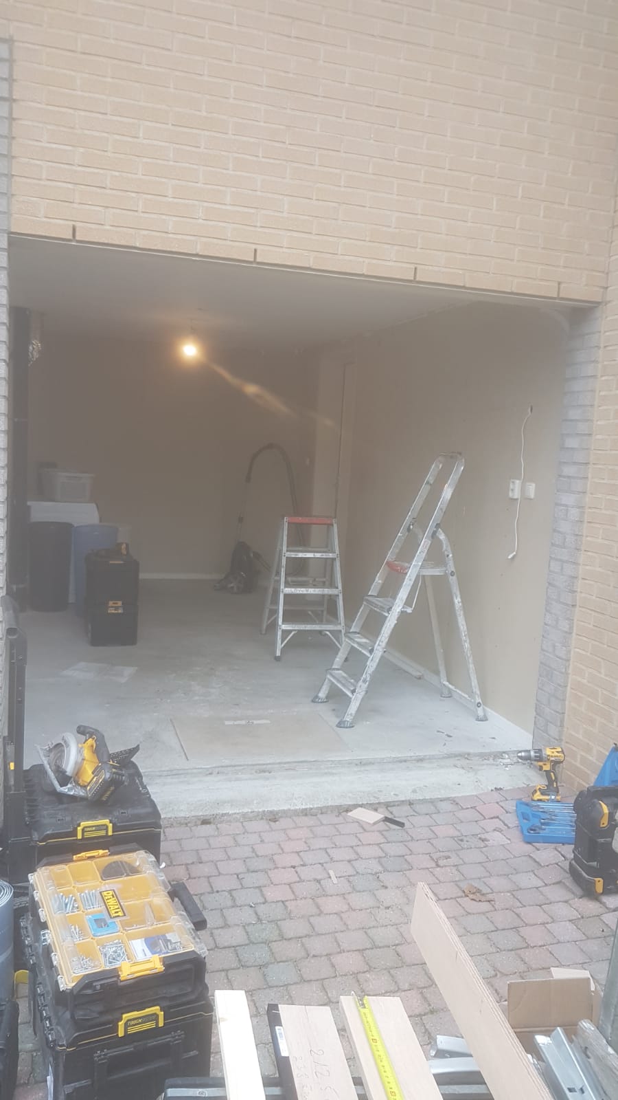 210303_Van garage naar werkruimte 2.jpeg